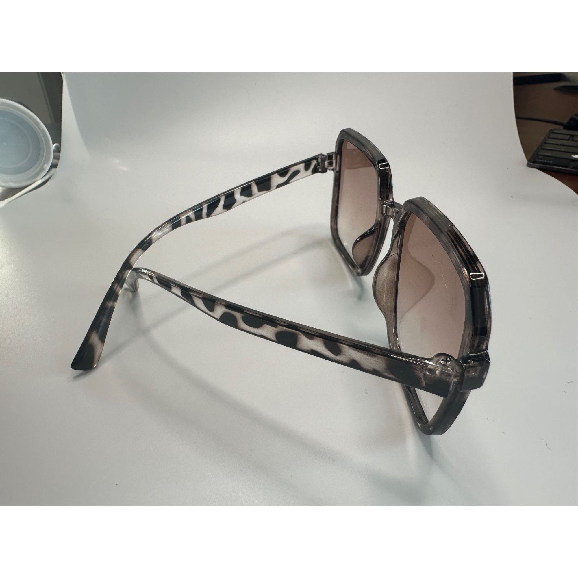 Other Women's Sunglasses with Large Frames Size ONE SIZE - 14 Thumbnail