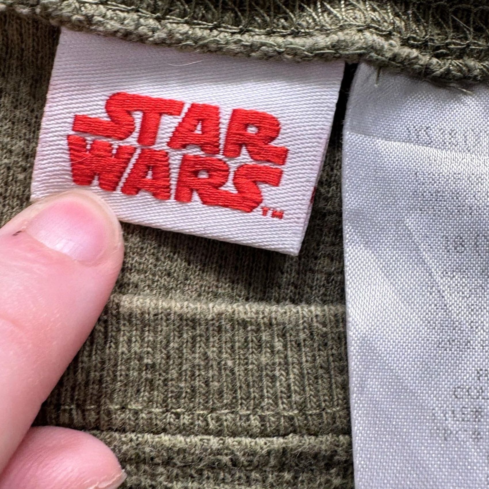 Star Wars VINTAGE? No. Wait—Provide optimized title: Star Wars Shirt Teens M Green Clone Wars Yoda Graphic Tee Long Sleeve Crewneck Size US M / EU 48-50 / 2 - 5 Thumbnail