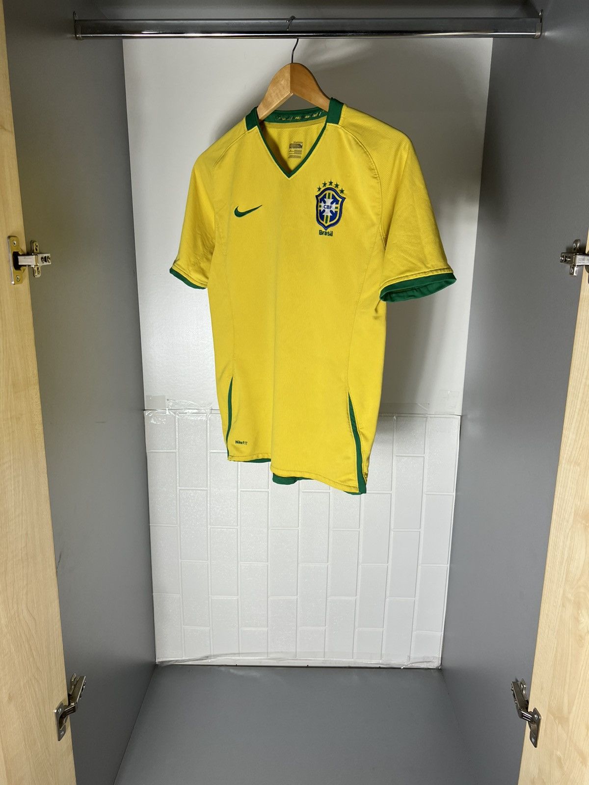 Nike VINTAGE NIKE BRAZIL RETRO SOCCER JERSEY BLOKECORE Y2K 90s Size US S / EU 44-46 / 1 - 6 Thumbnail