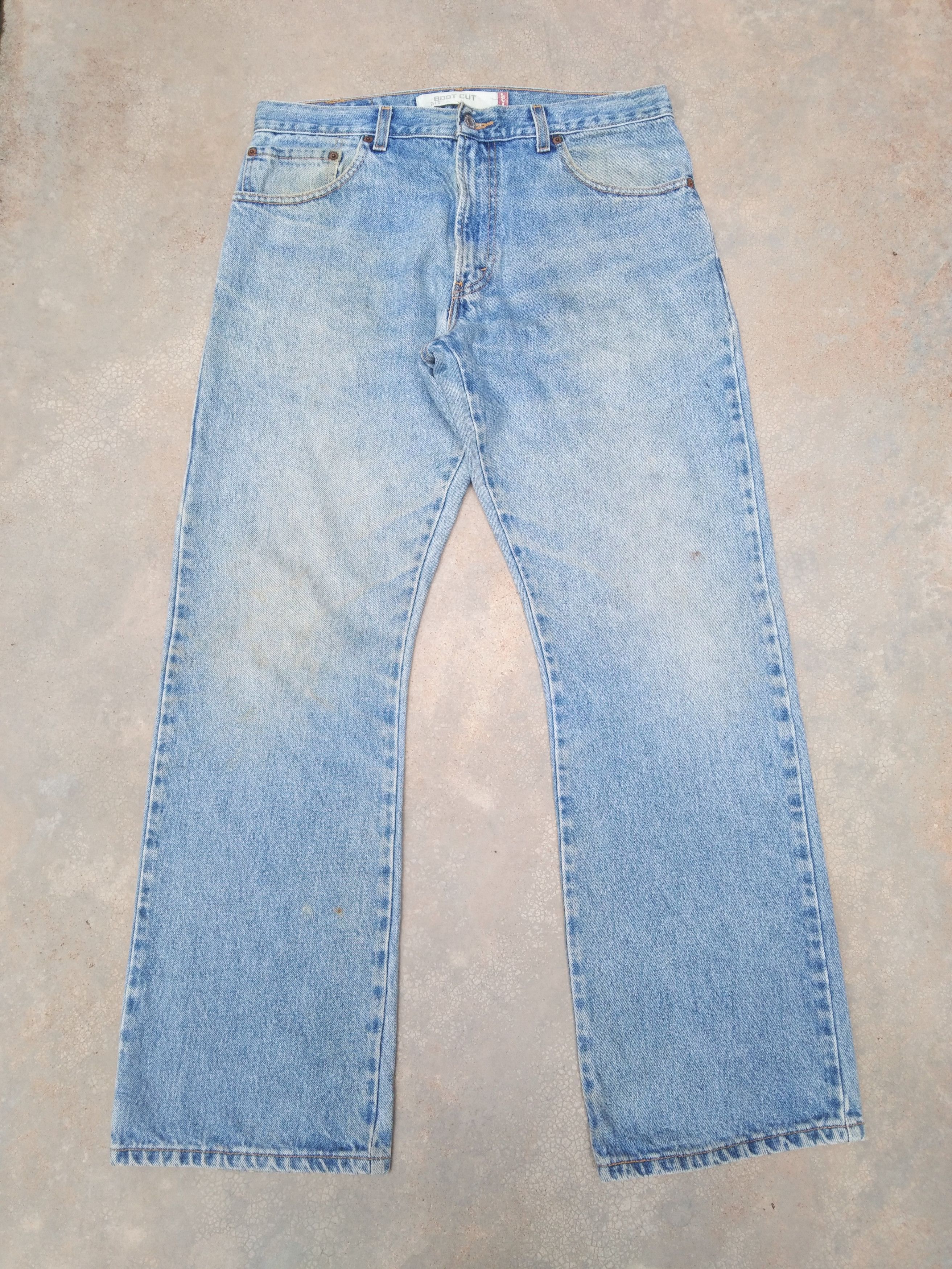 Jean × Levi's × Vintage Vintage Levis 517 Boot Cut Distressed Jeans 33x30 Size US 33 - 1 Thumbnail