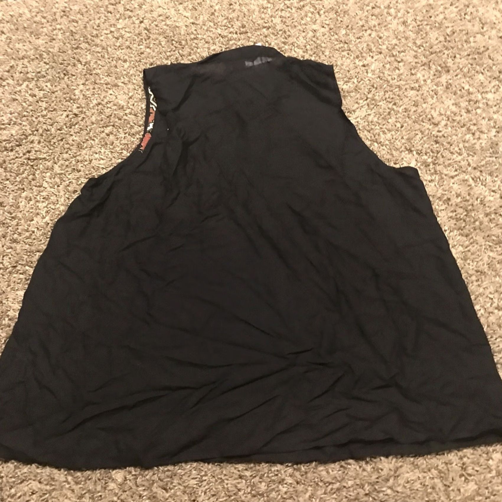 H&M H&M Blouse Shirt Womens Size 14 Black V-Neck Sleeveless NWT Regular Geometric Ruffle Lightweight Blouse Women (No Decade) Size XL / US 12-14 / IT 48-50 - 3 Thumbnail