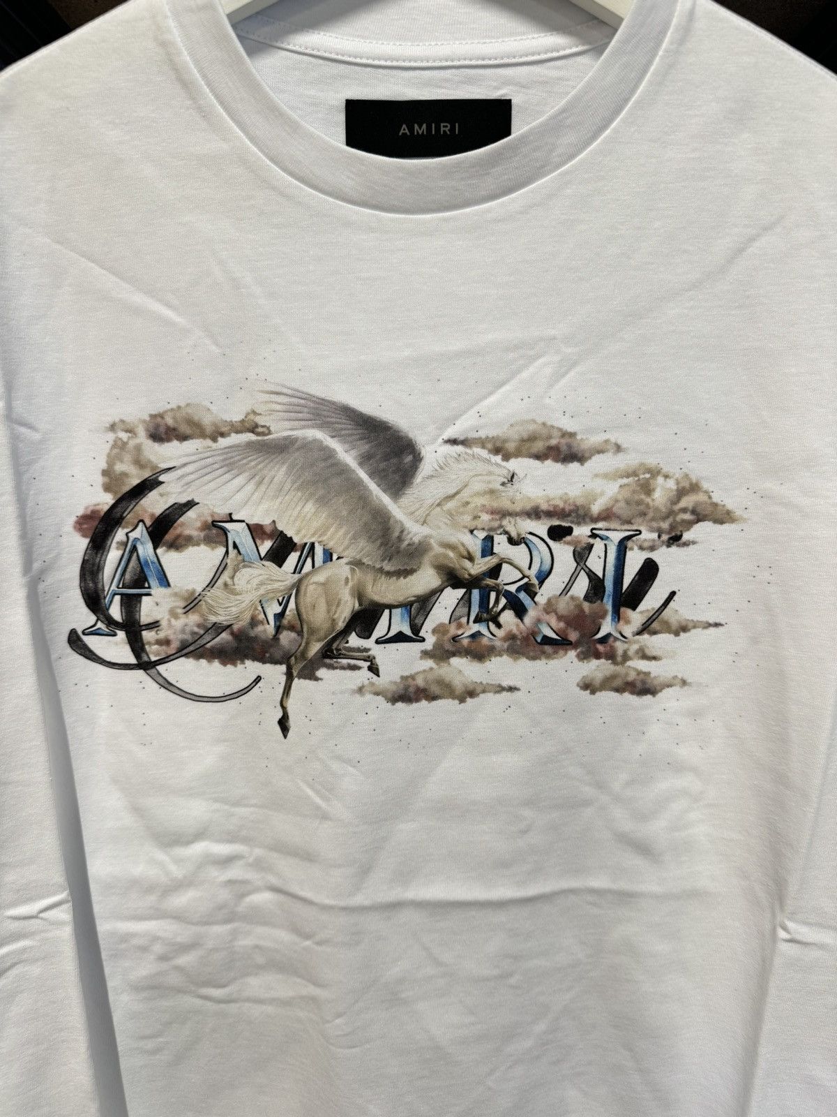 Amiri Pegasus Script Tシャツ ホワイト ペガサスグラフィック Amiri Pegasus Script Tシャツ ホワイト ペガサスグラフィック