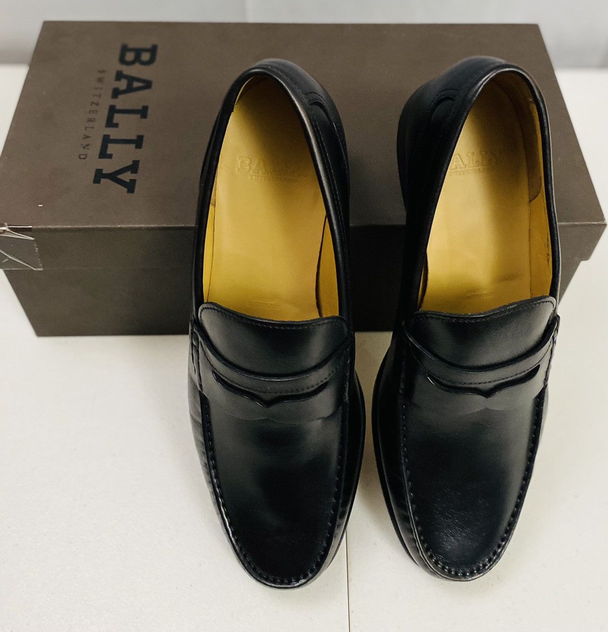 Bally Bally Black Calfskin Termez Penny Loafer 8 EEE New In Box Size US 8 / EU 41 - 16 Thumbnail