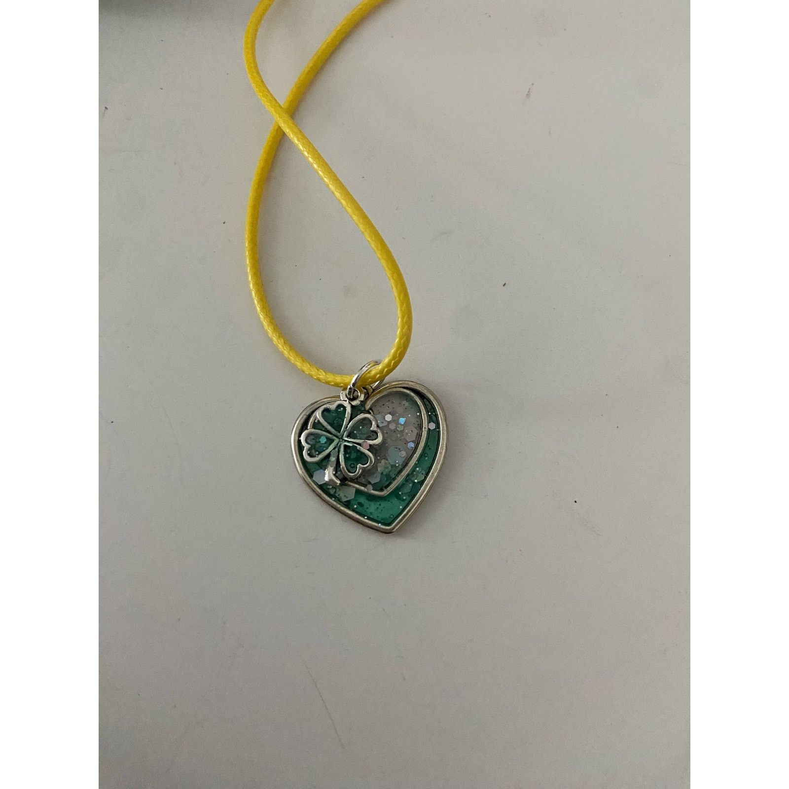 Handmade green heart pendant necklace Size ONE SIZE - 5 Thumbnail