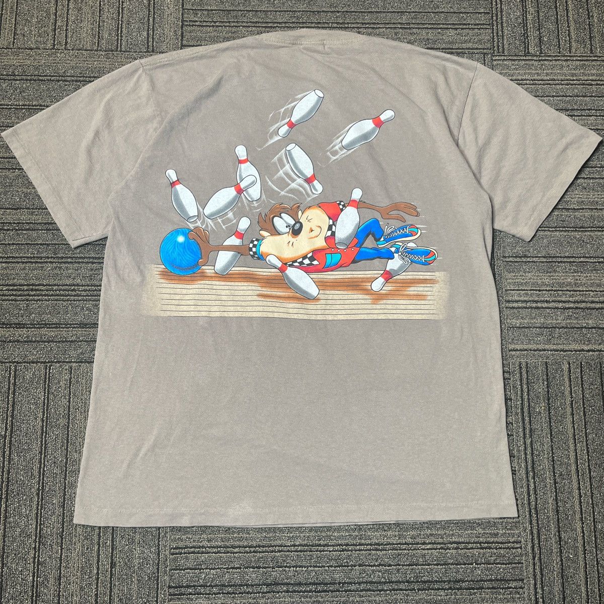 Warner Bros Vintage Warner Bros. Looney Tunes Taz Graphic T-shirt 90s Size US XL / EU 56 / 4 - 2 Thumbnail