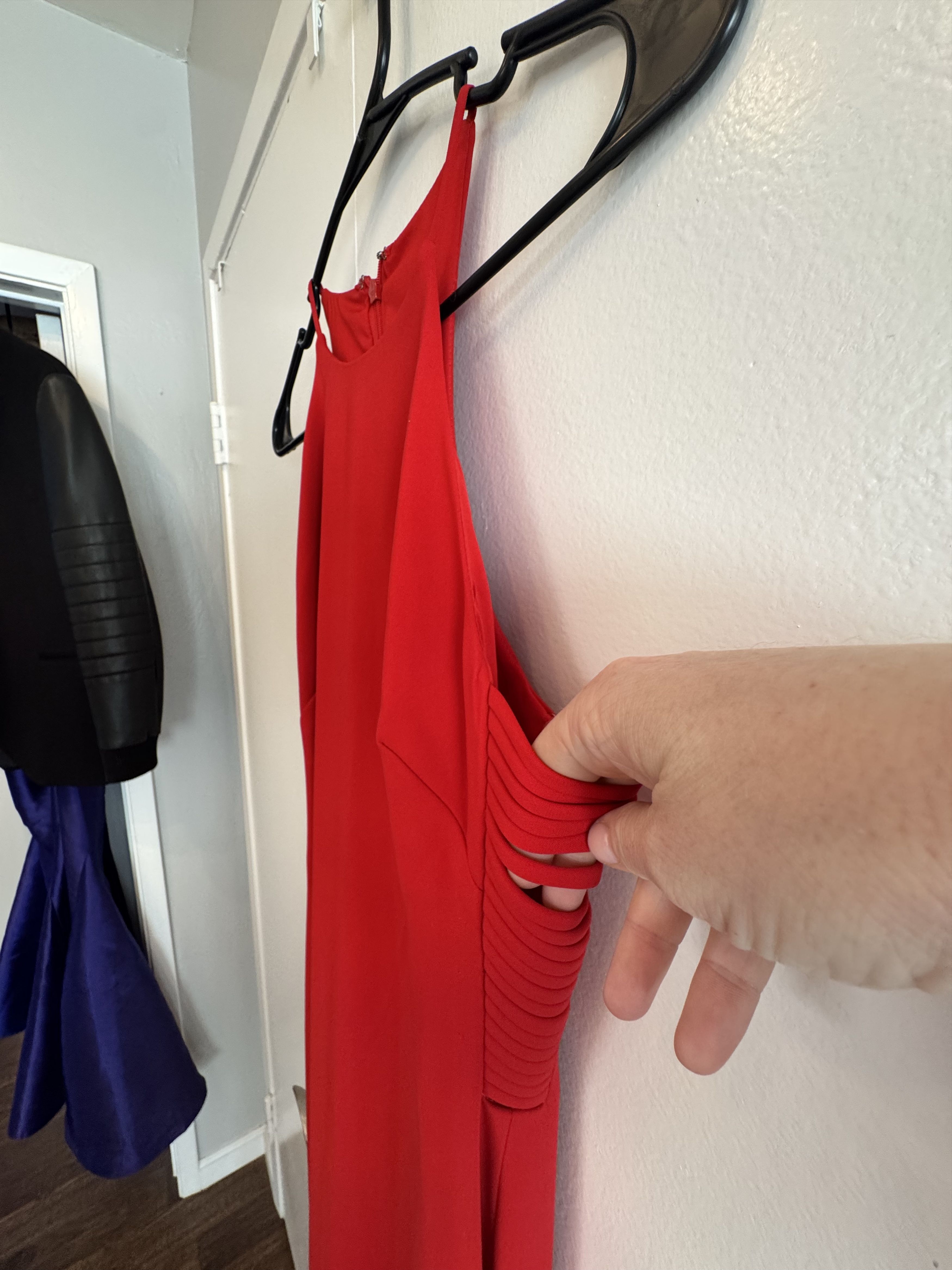 Badgley Mischka Badgley Mischka Collection red halter evening gown. Size XS / US 0-2 / IT 36-38 - 5 Thumbnail