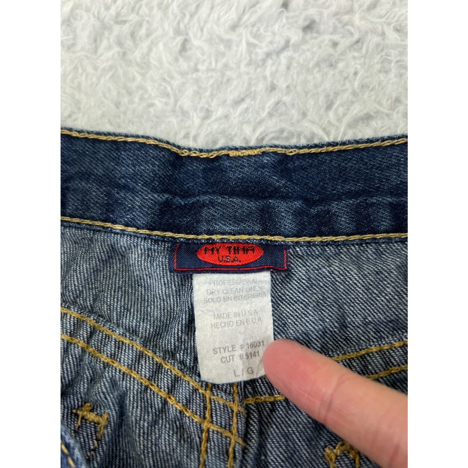 Denime VINTAGE My Tina Jeans Womens Regular 26 Blue Denim 100% Cotton Flared 28 Inseam 26x28 Low Rise 6.5-8.5 Zip 5-Pocket Logo Classic Designer Shirt Size 36" / US 14 / IT 50 - 7 Thumbnail