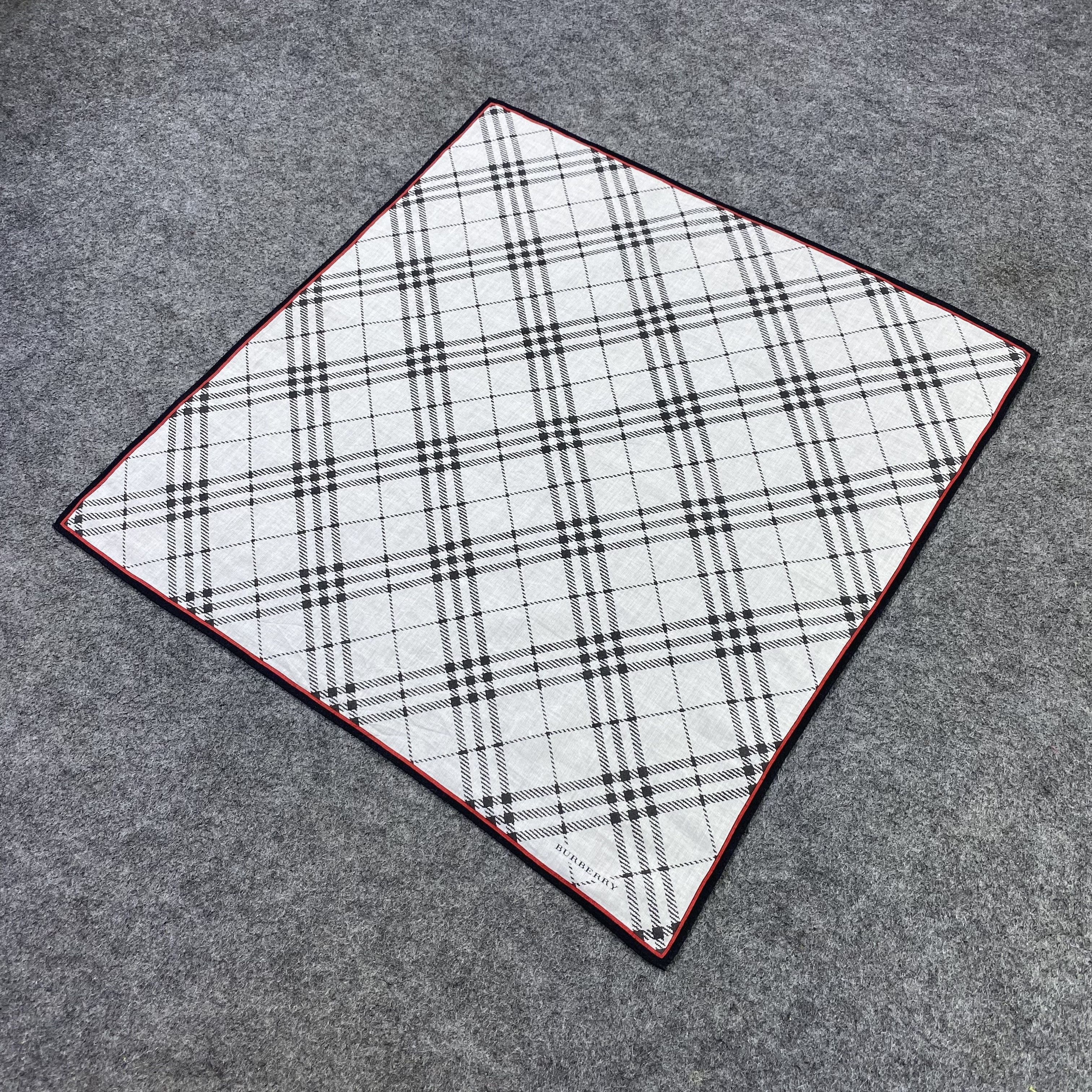 Burberry Burberry Handkerchief / Bandana / Neckerchief-B2138 Size ONE SIZE - 4 Thumbnail