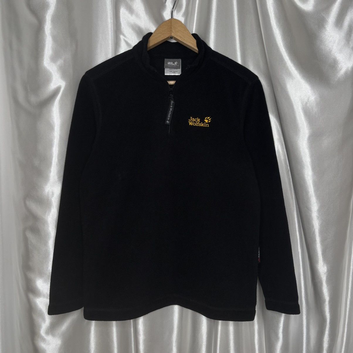 Jack Wolfskin × Vintage black Jack wolfskin fleece sweatshirt with logo embroidery Size US S / EU 44-46 / 1 - 2 Thumbnail