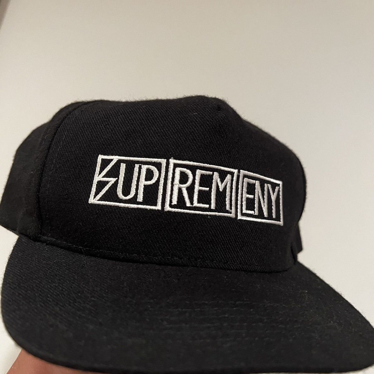 Supreme Supreme subhumans snapback logo hat Size ONE SIZE - 8 Thumbnail