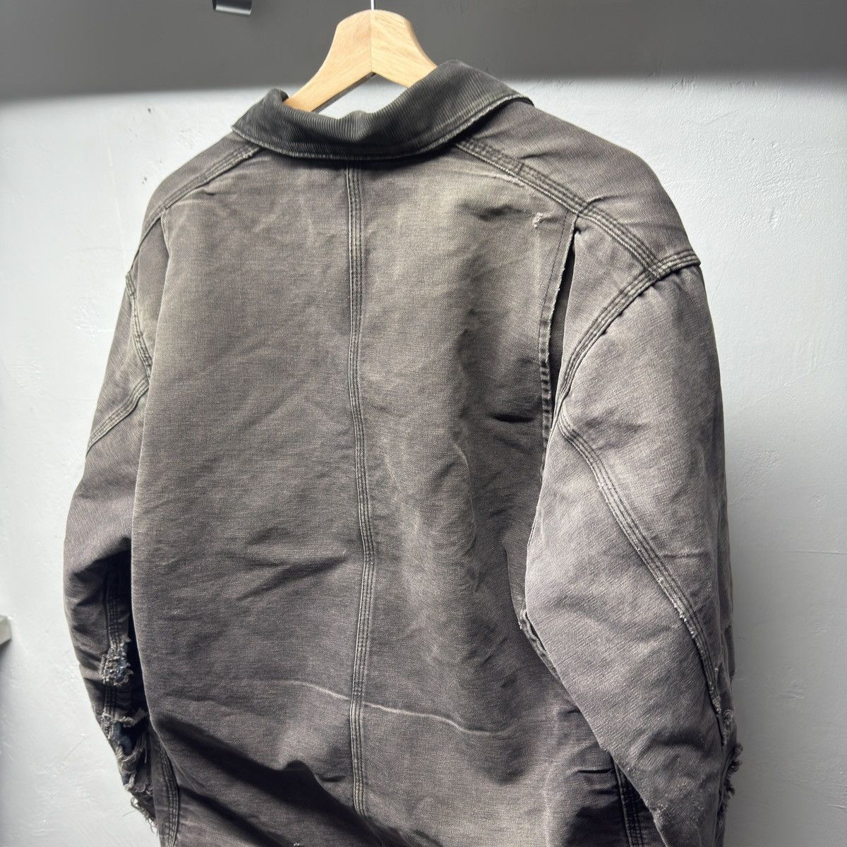 Carhartt 90s Carhartt Faded Thrashed Distressed Chore Coat ERD Grunge Size US L / EU 52-54 / 3 - 8 Thumbnail