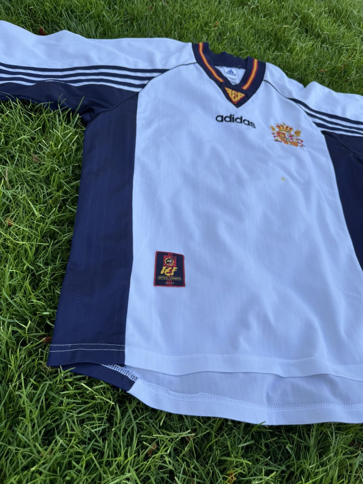 Adidas Vintage 1998 Spain away World Cup France jersey T-shirt Size US L / EU 52-54 / 3 - 4 Thumbnail