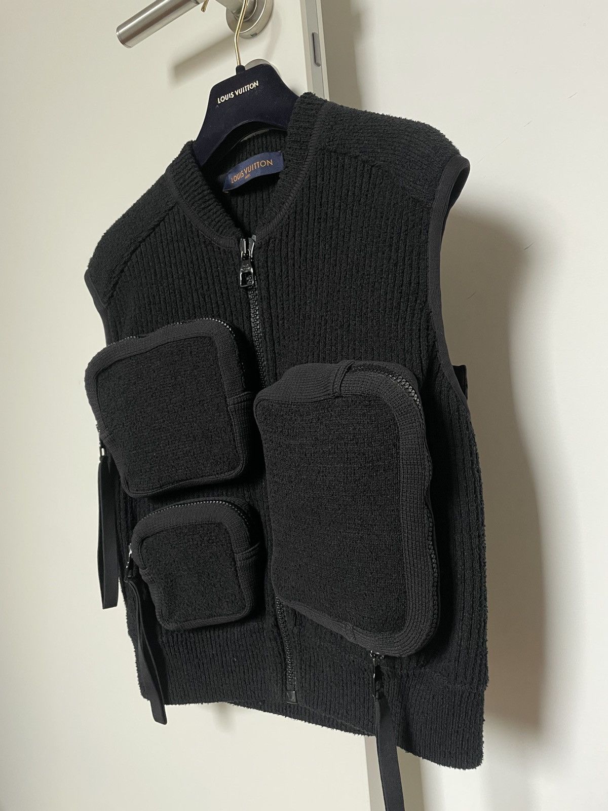 Louis Vuitton Louis vuitton x Virgil abloh Multi Pocket 3D vest Black Size US S / EU 44-46 / 1 - 2 Thumbnail