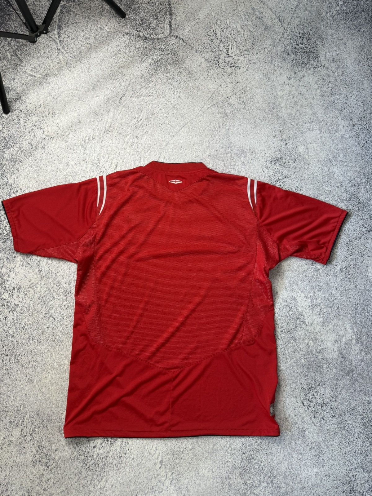 Umbro England football shirt 2004 Jersey Umbro Soccer Vintage Size US L / EU 52-54 / 3 - 19 Thumbnail