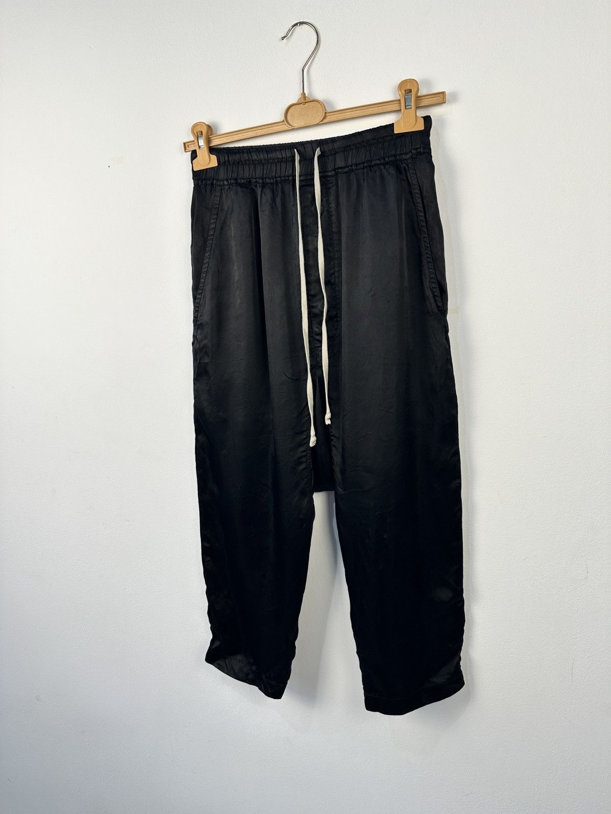 Rick Owens Rick Owens Cropped Drawstring Pants Black Cupro IT 46 US 36 Size US 36 / EU 52 - 4 Thumbnail