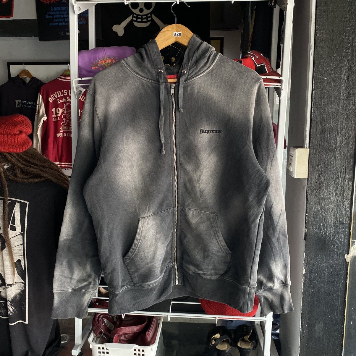 トップス supreme wings zip black L Supreme Wings Zip Up Hooded Sweatshirt (SS25) - $168