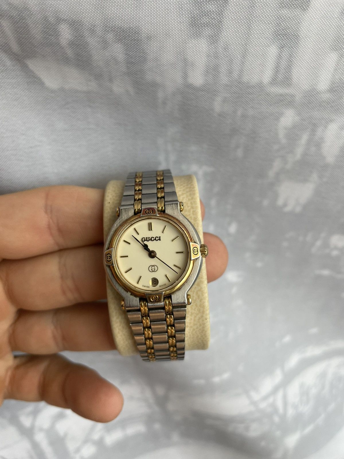 Gucci Gucci Watch 9000L Size ONE SIZE - 4 Thumbnail