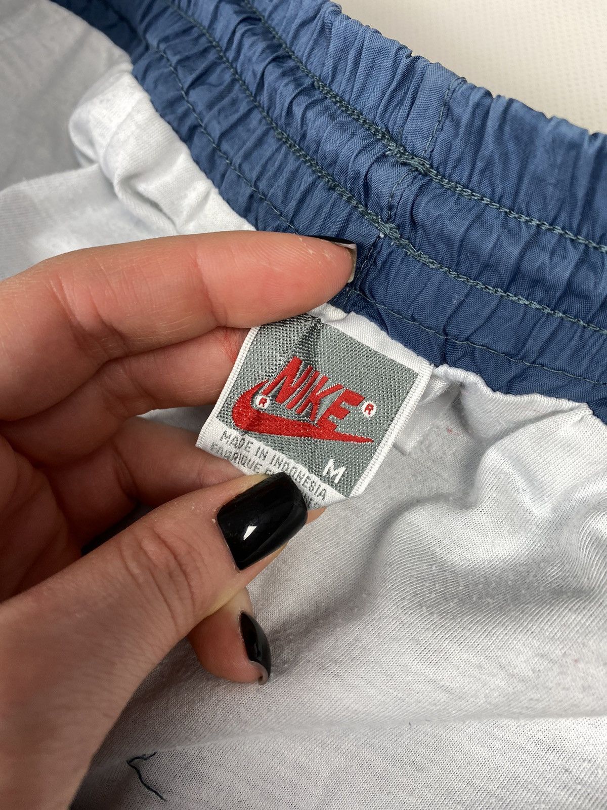 Nike Nike vintage men’s nylon track pants size M Size US 32 / EU 48 - 14 Thumbnail