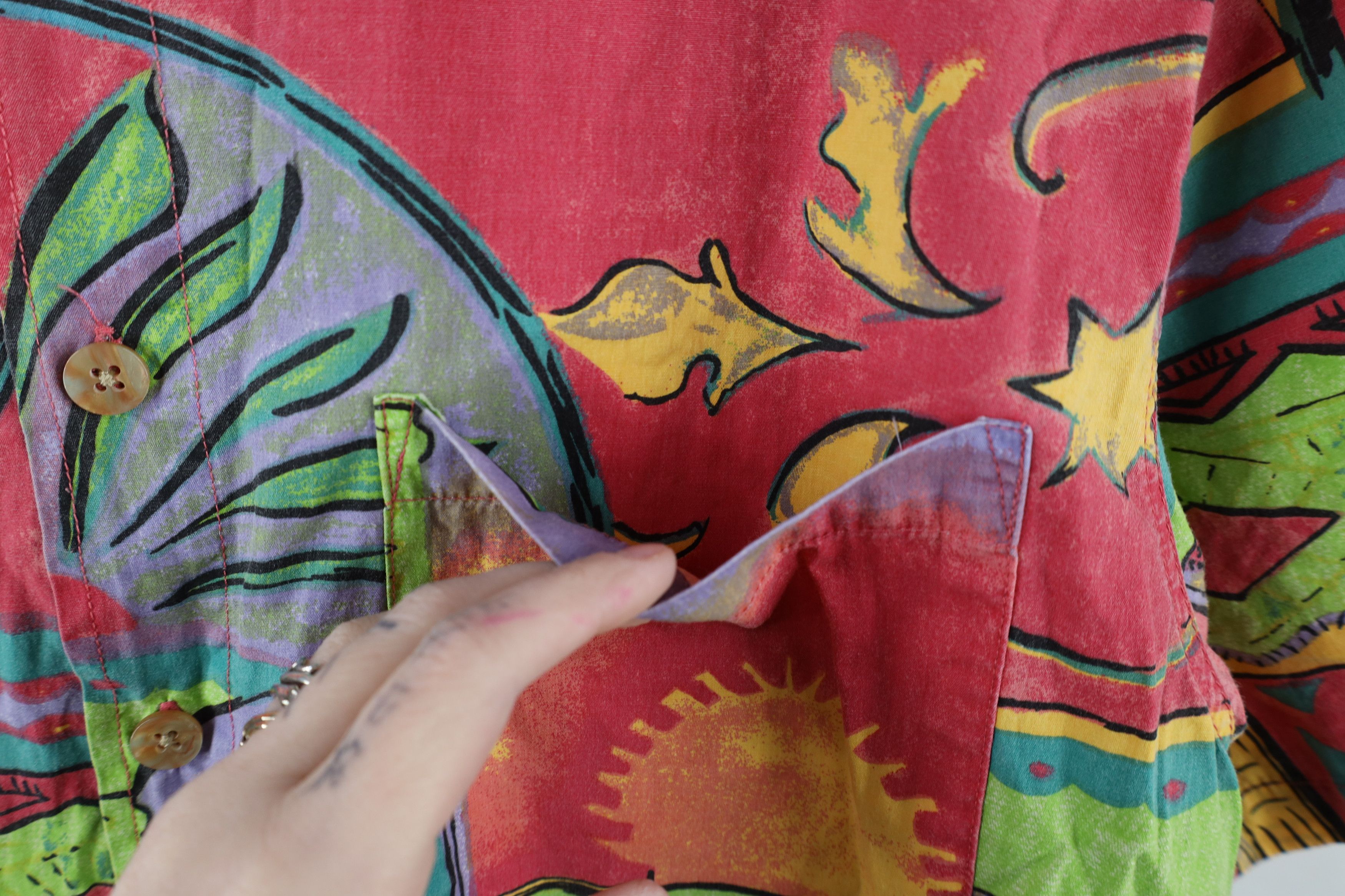Vintage Vintage 90s Streetwear Rainbow Abstract Collared Shirt Size US M / EU 48-50 / 2 - 4 Thumbnail
