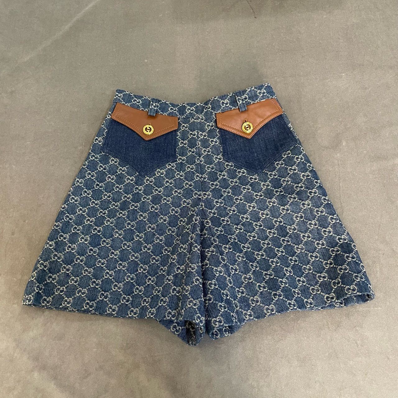 Gucci Gucci Blue full-print denim shorts 2501-Nextarrow Size 27" / US 4 / IT 40 - 1 Thumbnail