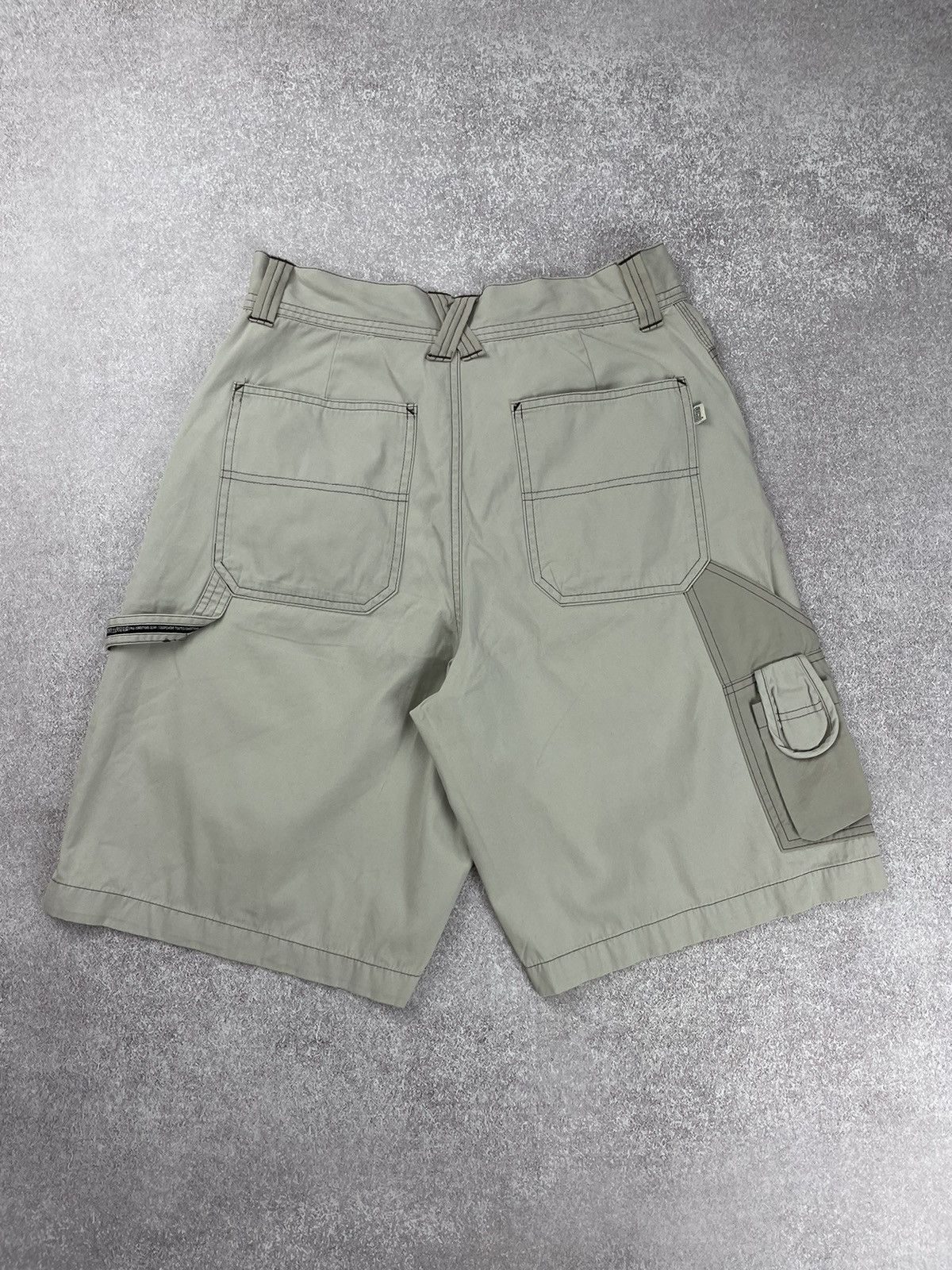 Nike × Nike ACG × Vintage Vintage Nike Acg Multi-Pocket Cargo Shorts Size 30 Size US 30 / EU 46 - 2 Thumbnail
