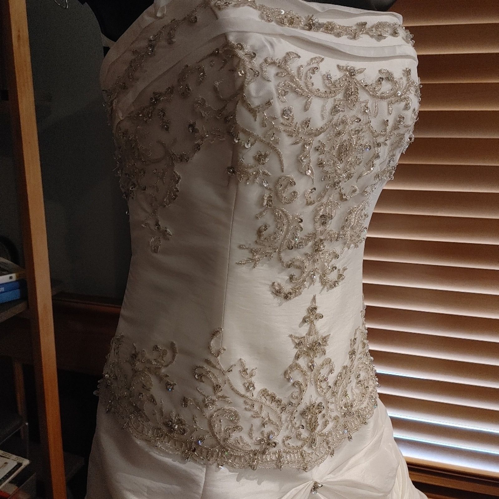 Other Strapless Wedding Gown w/ Beading and Tufted Skirt -STUNNING Size XL / US 12-14 / IT 48-50 - 4 Thumbnail