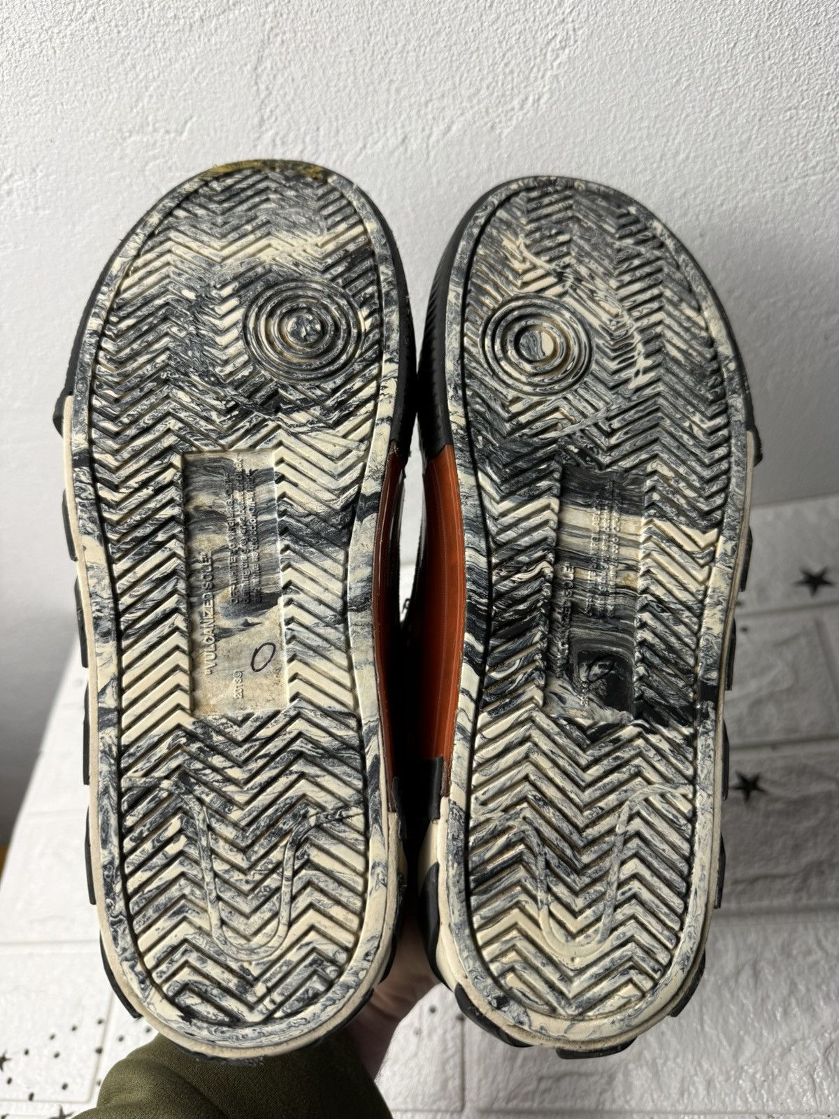 Off-White Off-White Low Vulcanized Canvas US6 UK5.5 EUR38 Sneakers Size US 6 / EU 39 - 10 Thumbnail