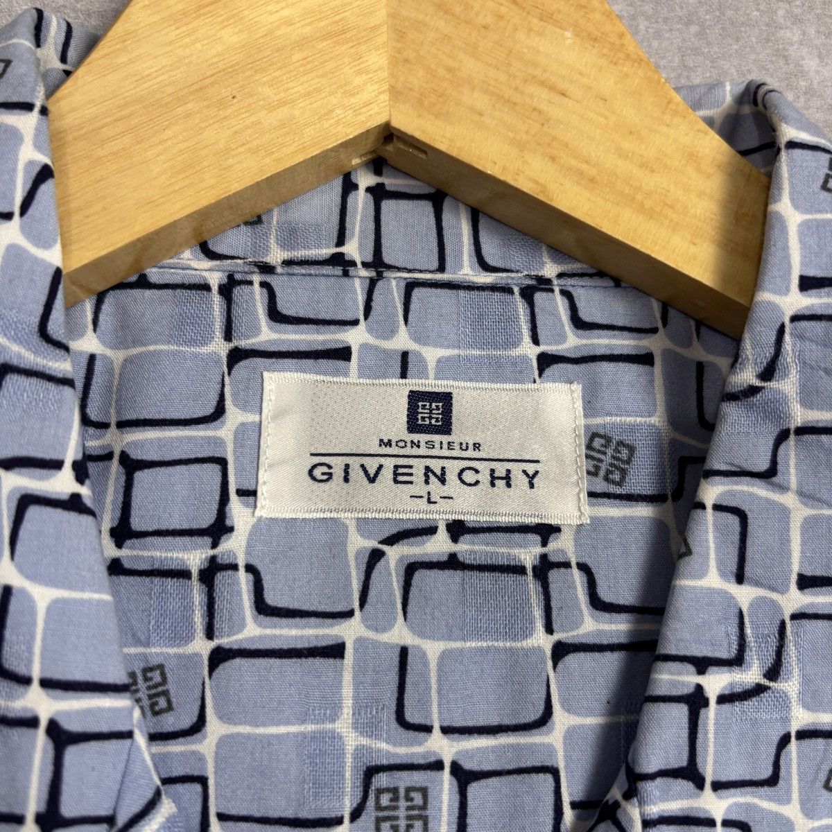 Givenchy Vintage Givenchy Shirt Size US L / EU 52-54 / 3 - 7 Thumbnail