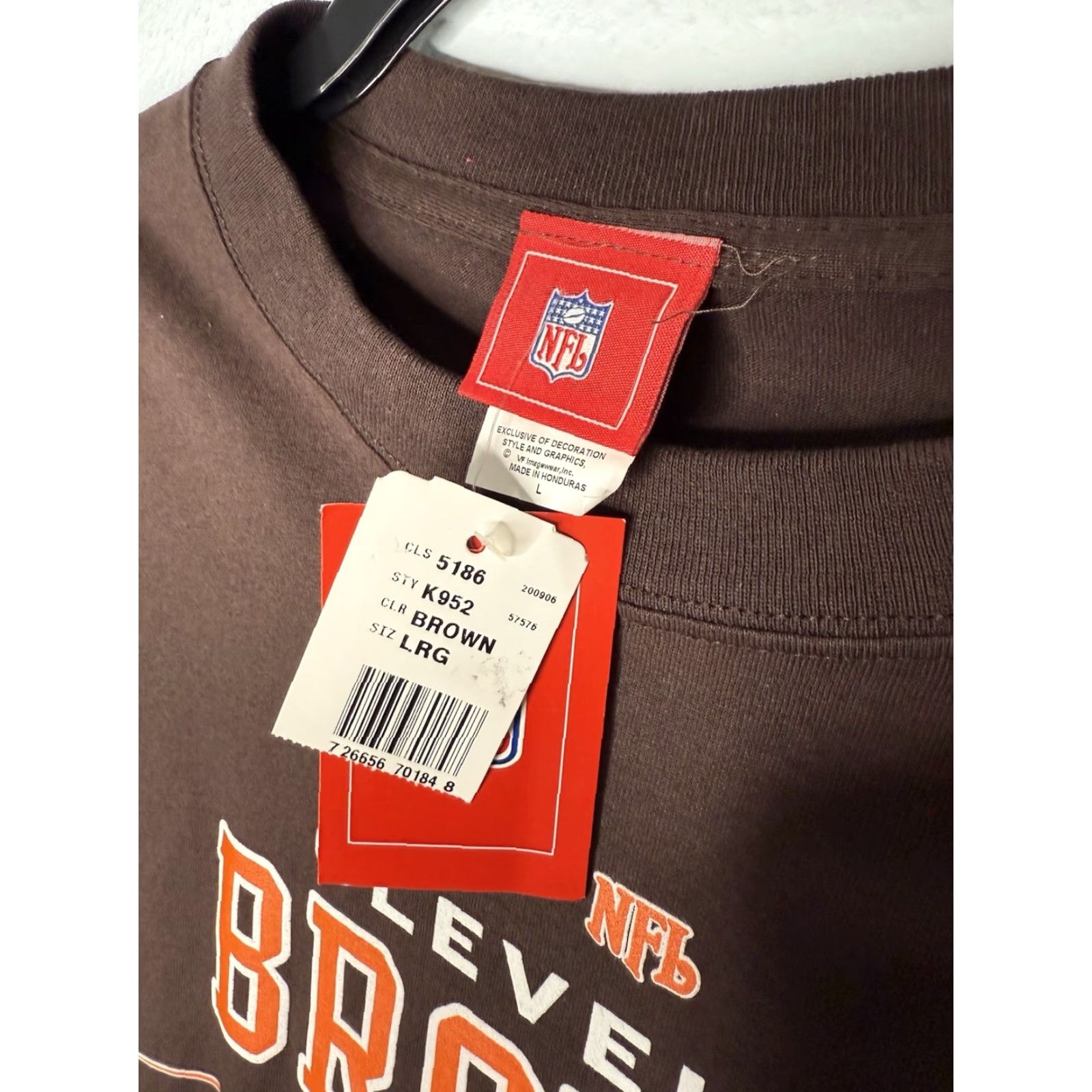 NFL NFL Cleveland Browns T Shirt Mens Large Cotton Crew Neck Short Sleeve Logo All Seasons Sports Football NWT Size US L / EU 52-54 / 3 - 4 Thumbnail