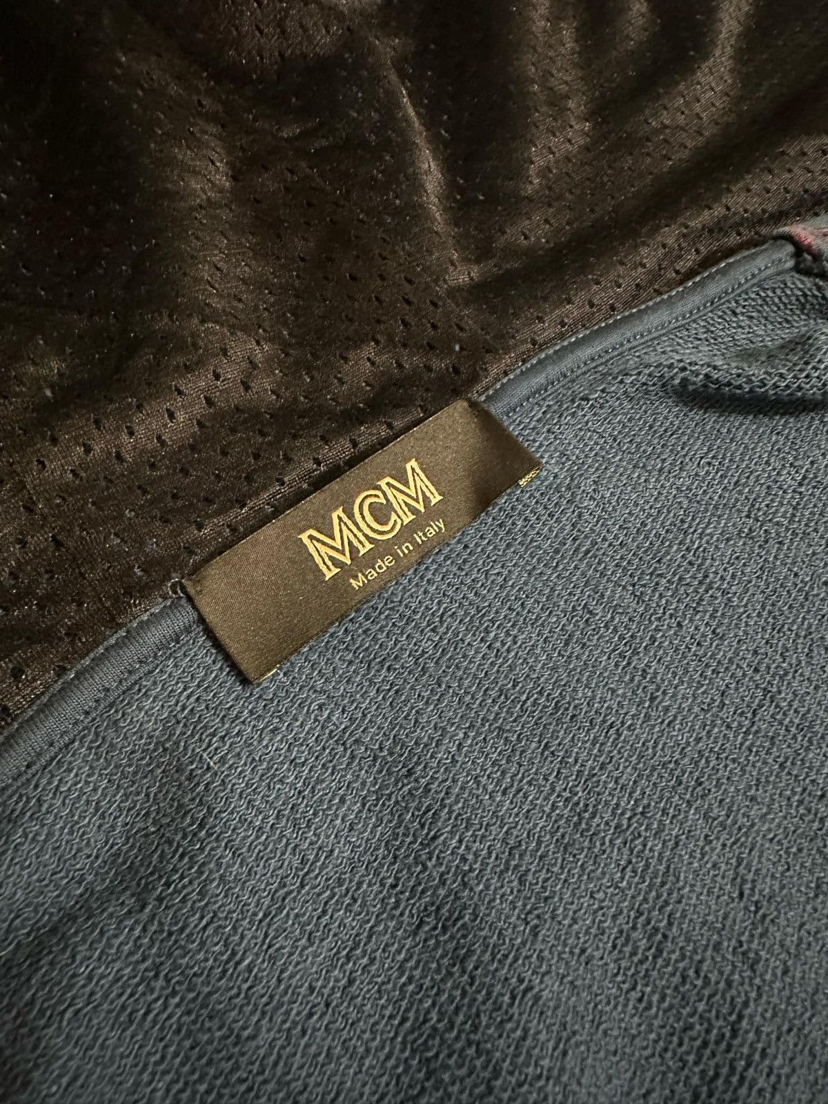 MCM MCM Deep Blue Sea Vise Hoodie USED 1x Size US XL / EU 56 / 4 - 6 Thumbnail