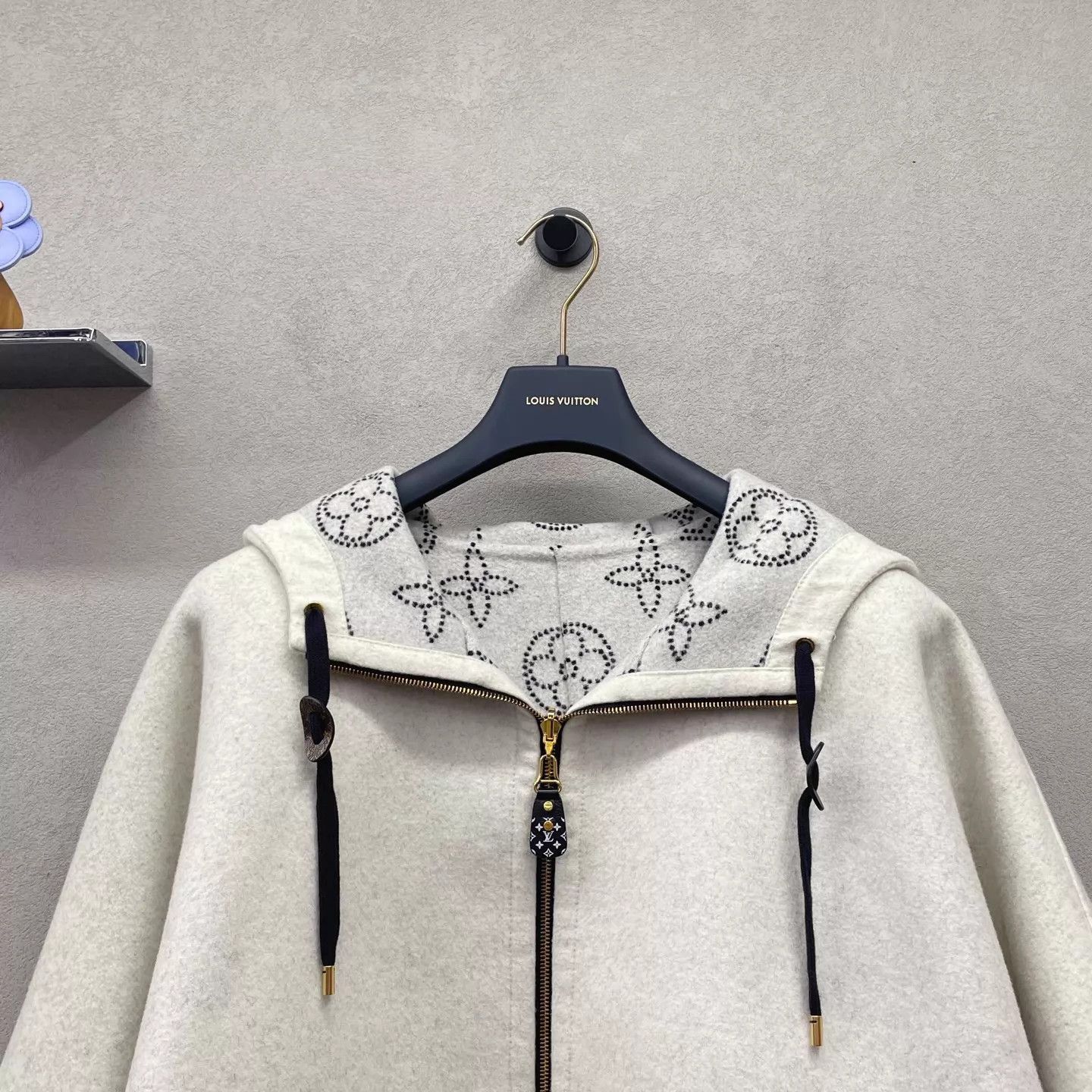 Louis Vuitton LV hooded double-faced capes Size ONE SIZE - 6 Thumbnail