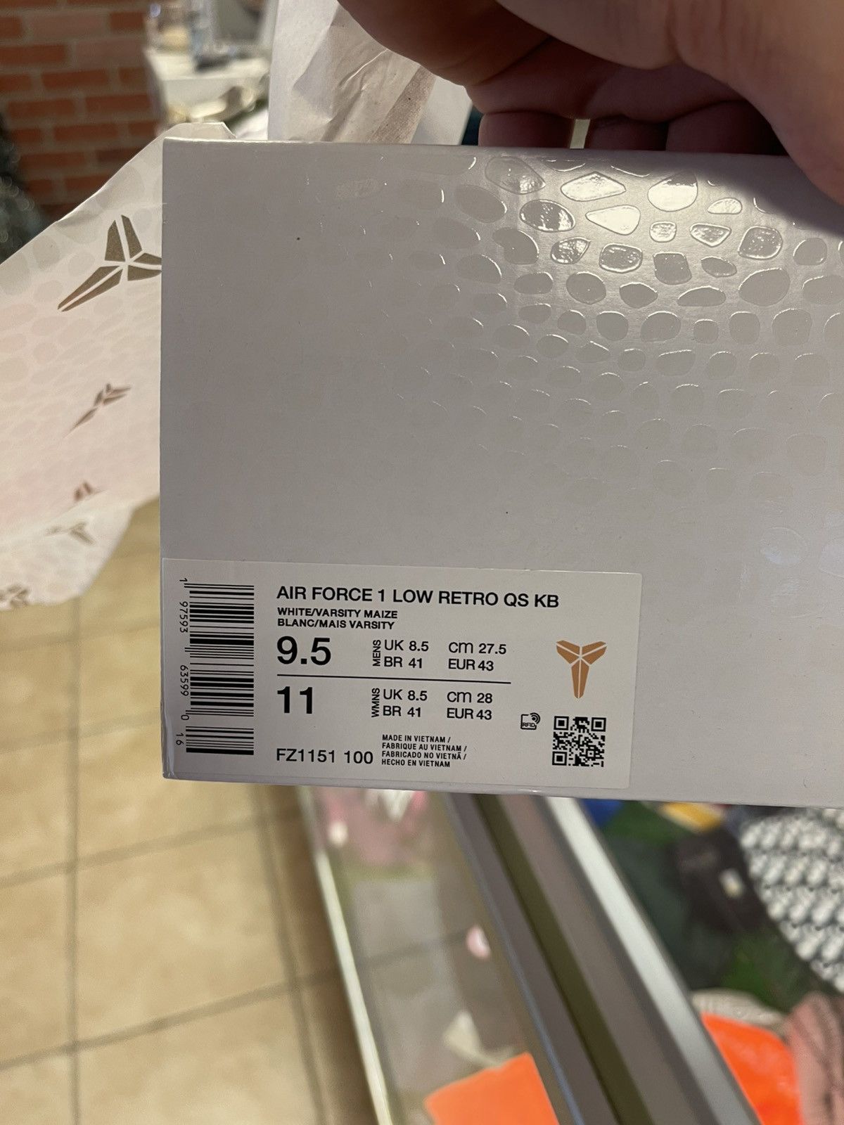 Nike Size 9.5 - Air Force 1 Kobe Bryant Lakers Home Brand New Size US 9.5 / EU 42-43 - 12 Thumbnail