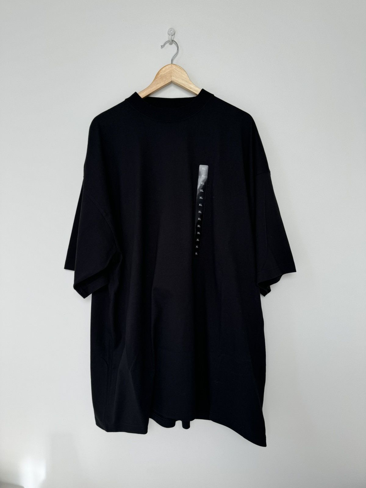 Balenciaga BALENCIAGA Black Oversized T-Shirt Size US M / EU 48-50 / 2 - 1 Thumbnail