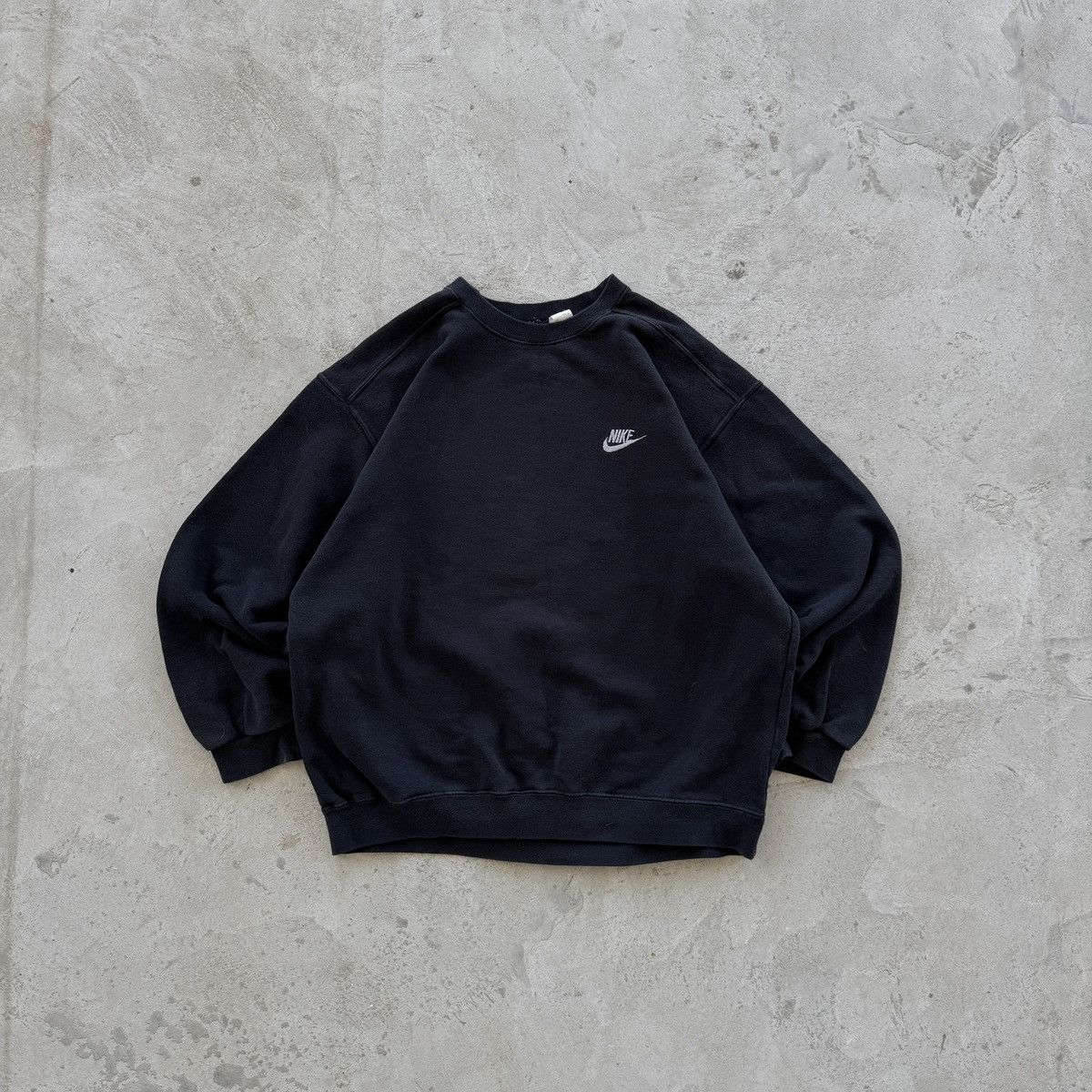 Nike Vintage 90s Nike Baggy Crewneck Sweatshirt Faded Y2K Boxy Size US XL / EU 56 / 4 - 4 Thumbnail