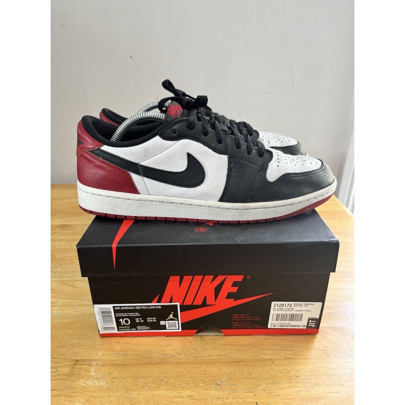 Jordan Brand Air Jordan 1 Retro OG Low Black Toe Size 10 CZ0790-106 Size US 10 / EU 43 - 2 Thumbnail