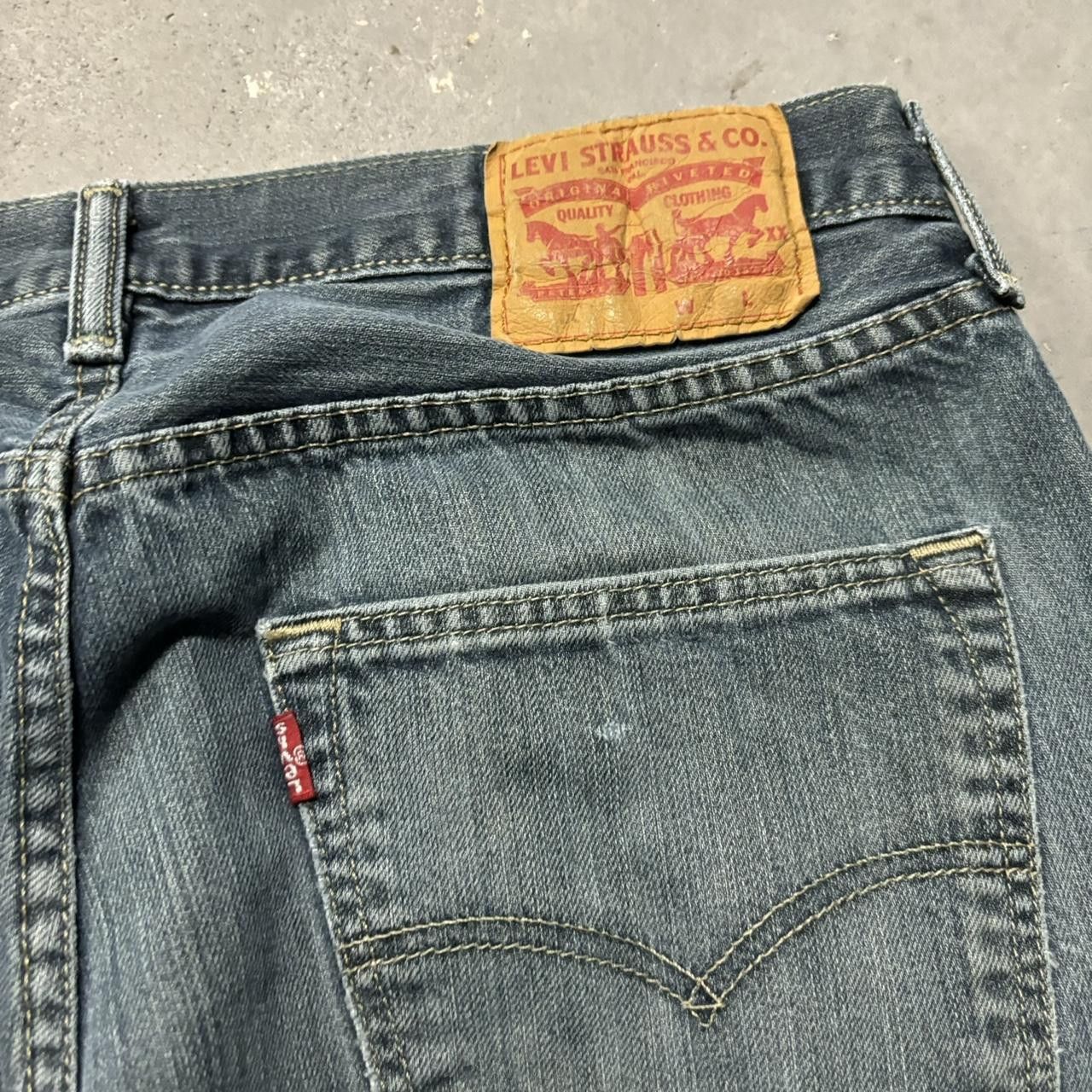 Levi's × Vintage Crazy Vintage Y2K/2000s Grunge Dark Wash Levi’s Denim Jeans! Size US 31 - 7 Thumbnail