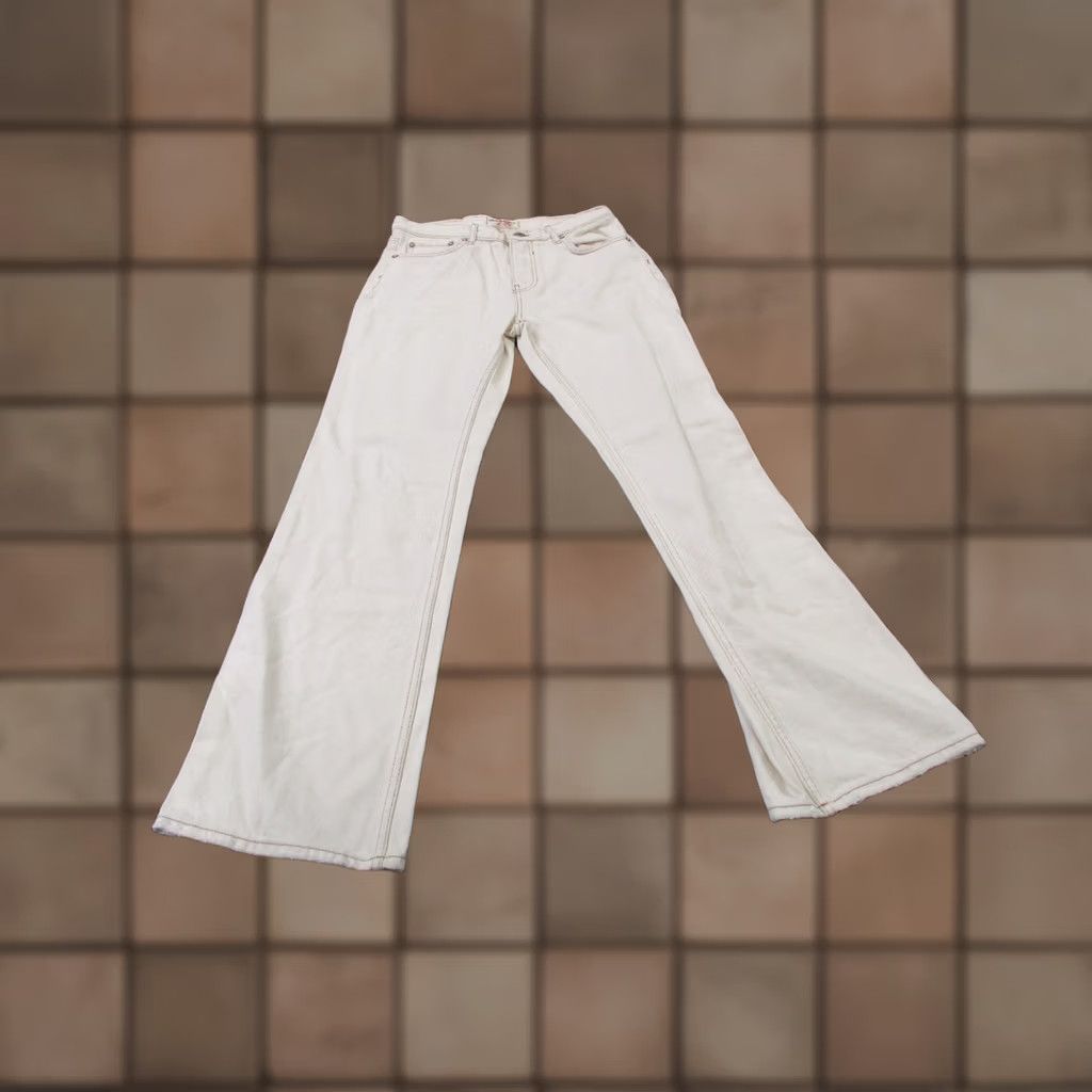 Free People Free People Jeans Womens 28 White Denim Flared Hippie Slimming Casual Regular Cotton Denim 33 Inseam Girls? Size 28" / US 6 / IT 42 - 1 Thumbnail