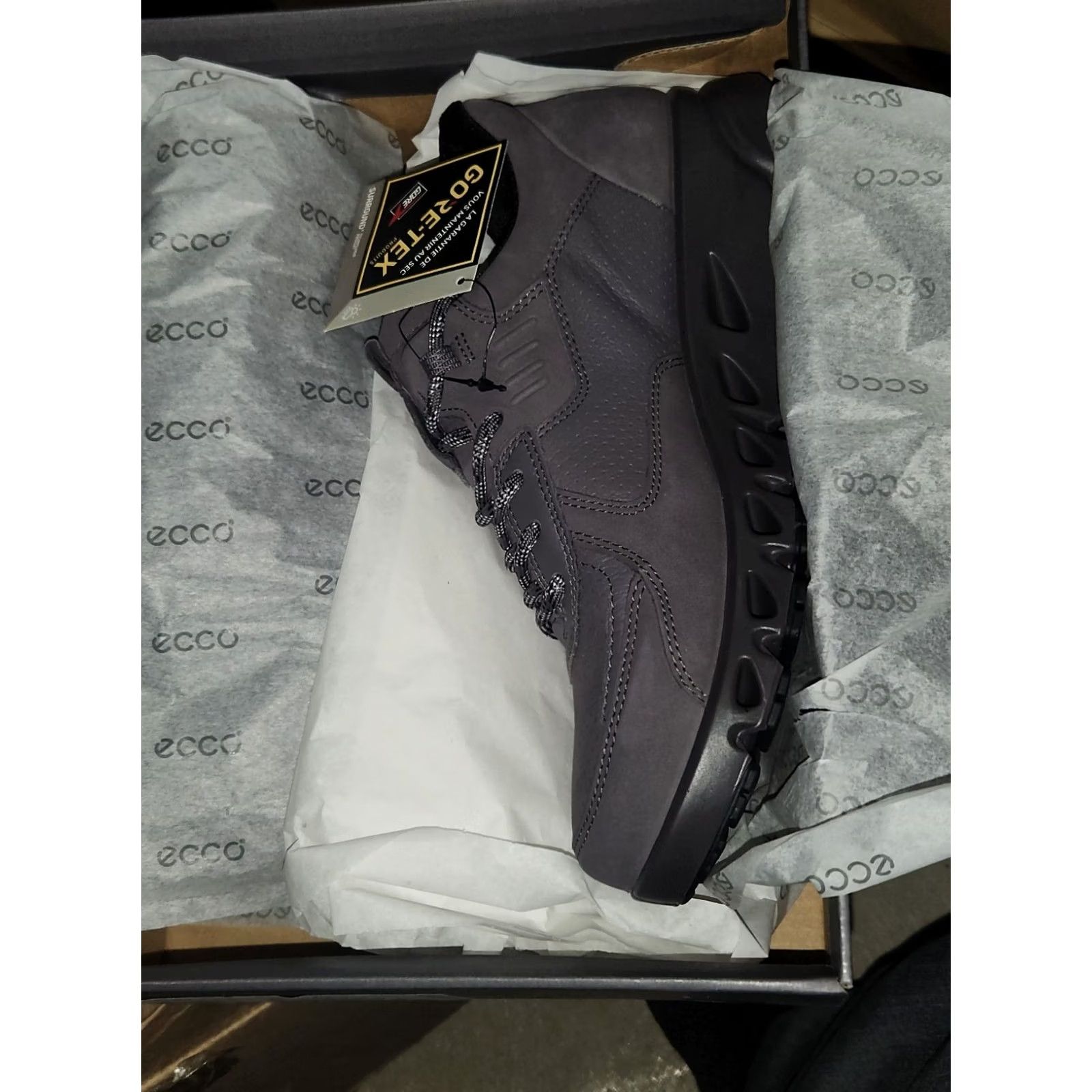 Ecco ECCO multi-vent Women's Nubuck Gore-Tex Outdoor Sneaker 9 Gray Size US 9 / IT 39 - 3 Thumbnail