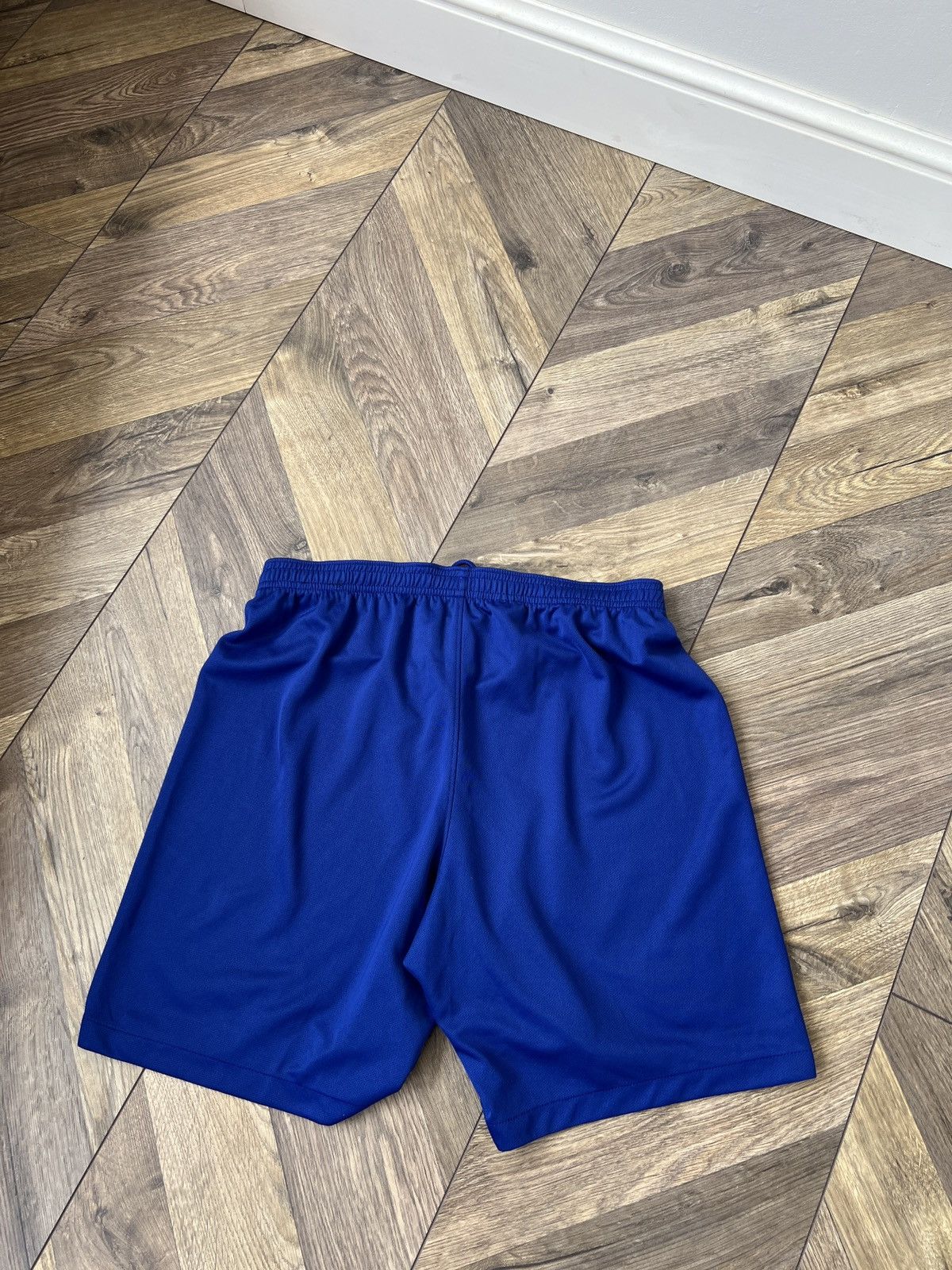 Nike Vintage Nike shorts Barcelona streetwear y2k style Size US 30 / EU 46 - 13 Thumbnail