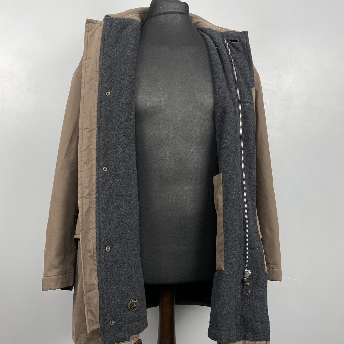 Hugo Boss × Vintage Vintage classic trench coat Colour brown size 46 Size US S / EU 44-46 / 1 - 7 Thumbnail