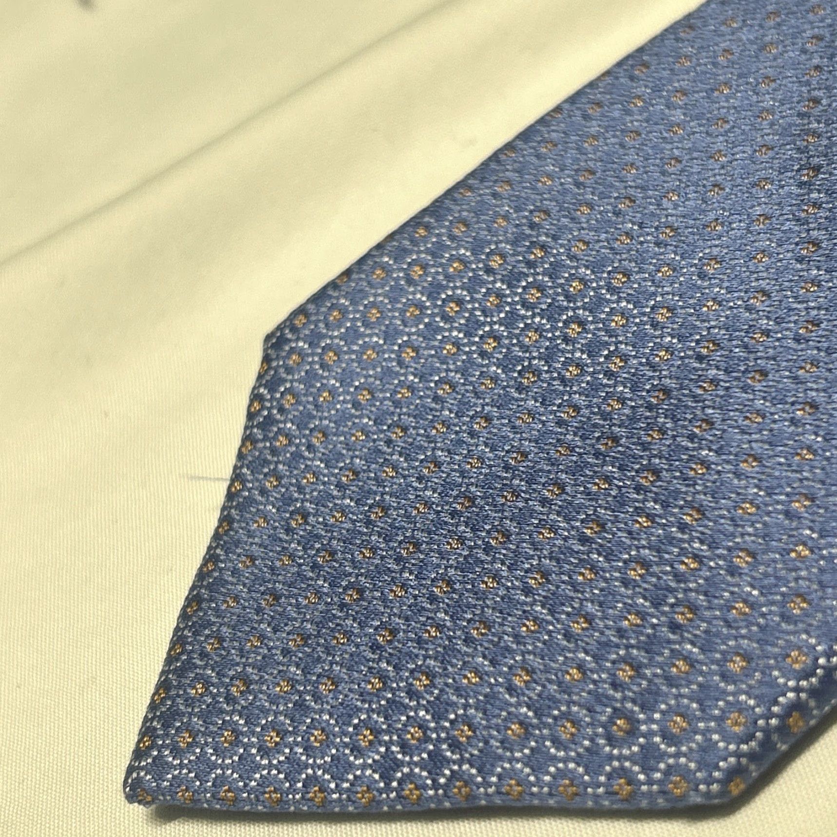 Saks Fifth Avenue Saks Fifth Avenue Silk Tie Mens Blue Neck Tie One Size MPN NA Colour Blue 100% Silk Tie Mens Blue Neon? Size ONE SIZE - 2 Thumbnail