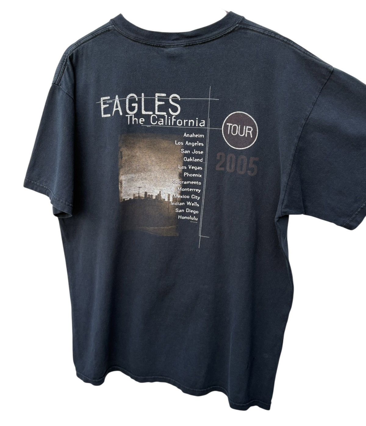 Band Tees Y2K Sun Faded Eagles The California Tour 2005 Tee Size US L / EU 52-54 / 3 - 12 Thumbnail