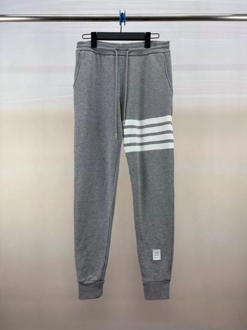 Thom Browne Thom Browne Grey trousers Size 25" / US 0 / IT 36 - 1 Thumbnail