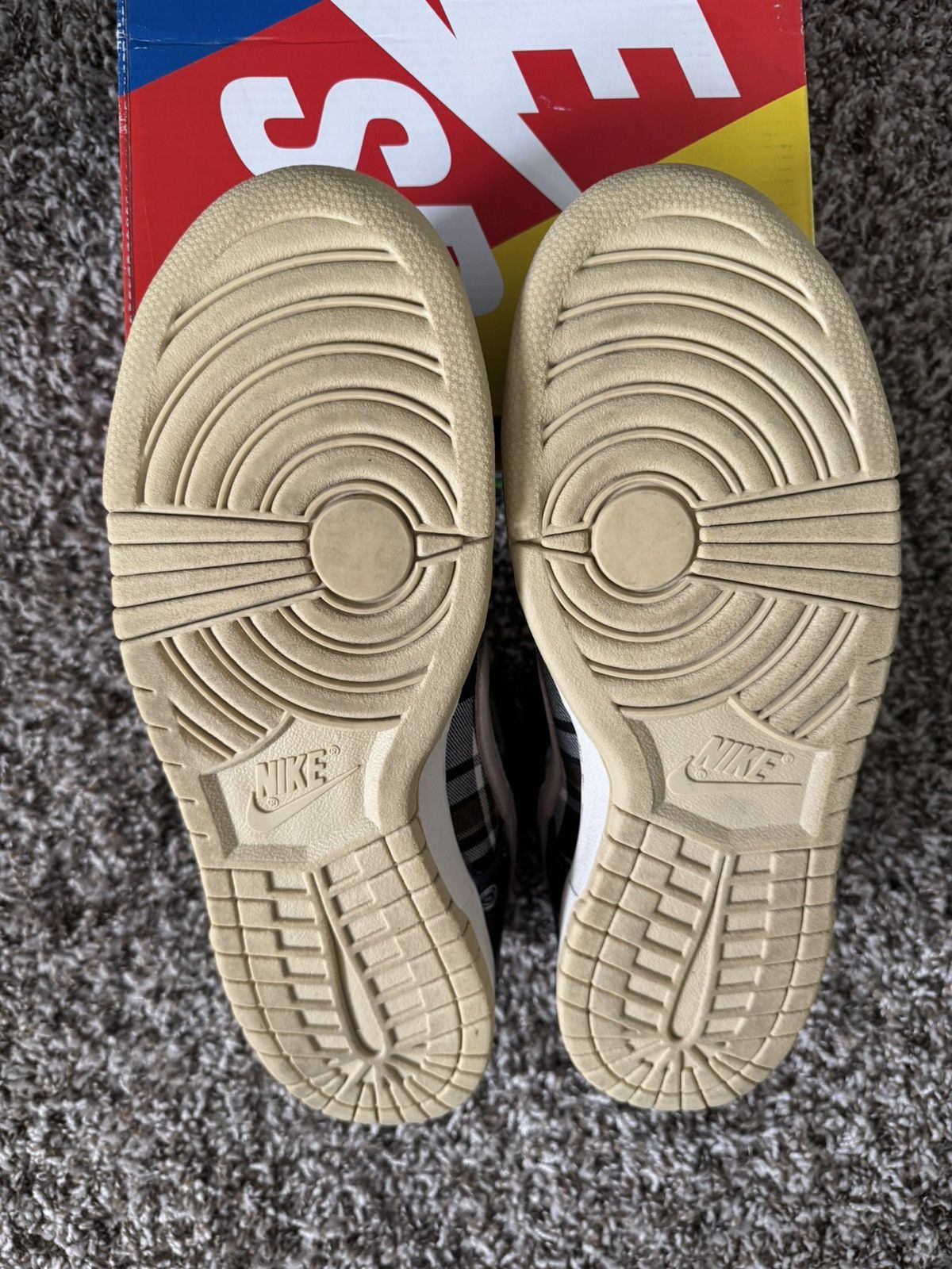 Nike × Travis Scott Nike SB Dunk Low Travis Scott Cactus Jack Size 12 Size US 12 / EU 45 - 4 Thumbnail