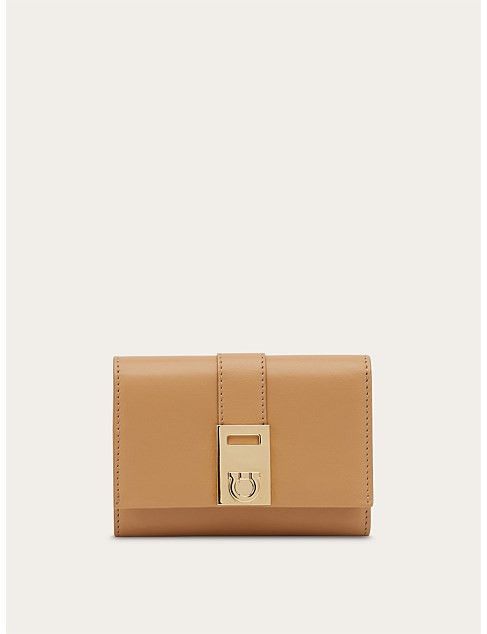 Salvatore Ferragamo o1s1rm0526 Size : OS / Wallet in Brown Size ONE SIZE - 1 Thumbnail