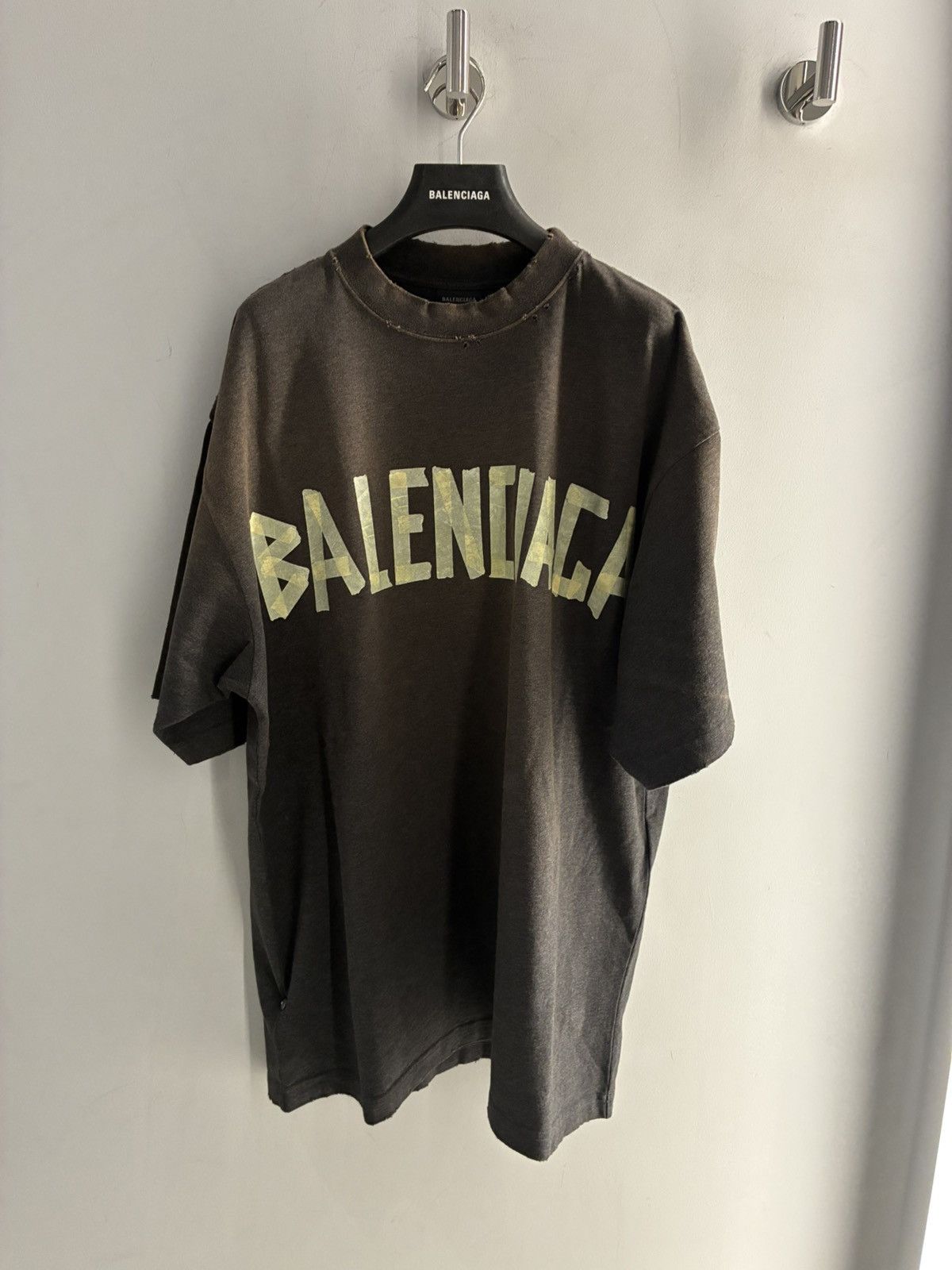 Balenciaga Balenciaga Tape Logo T Shirt Size US S / EU 44-46 / 1 - 1 Thumbnail
