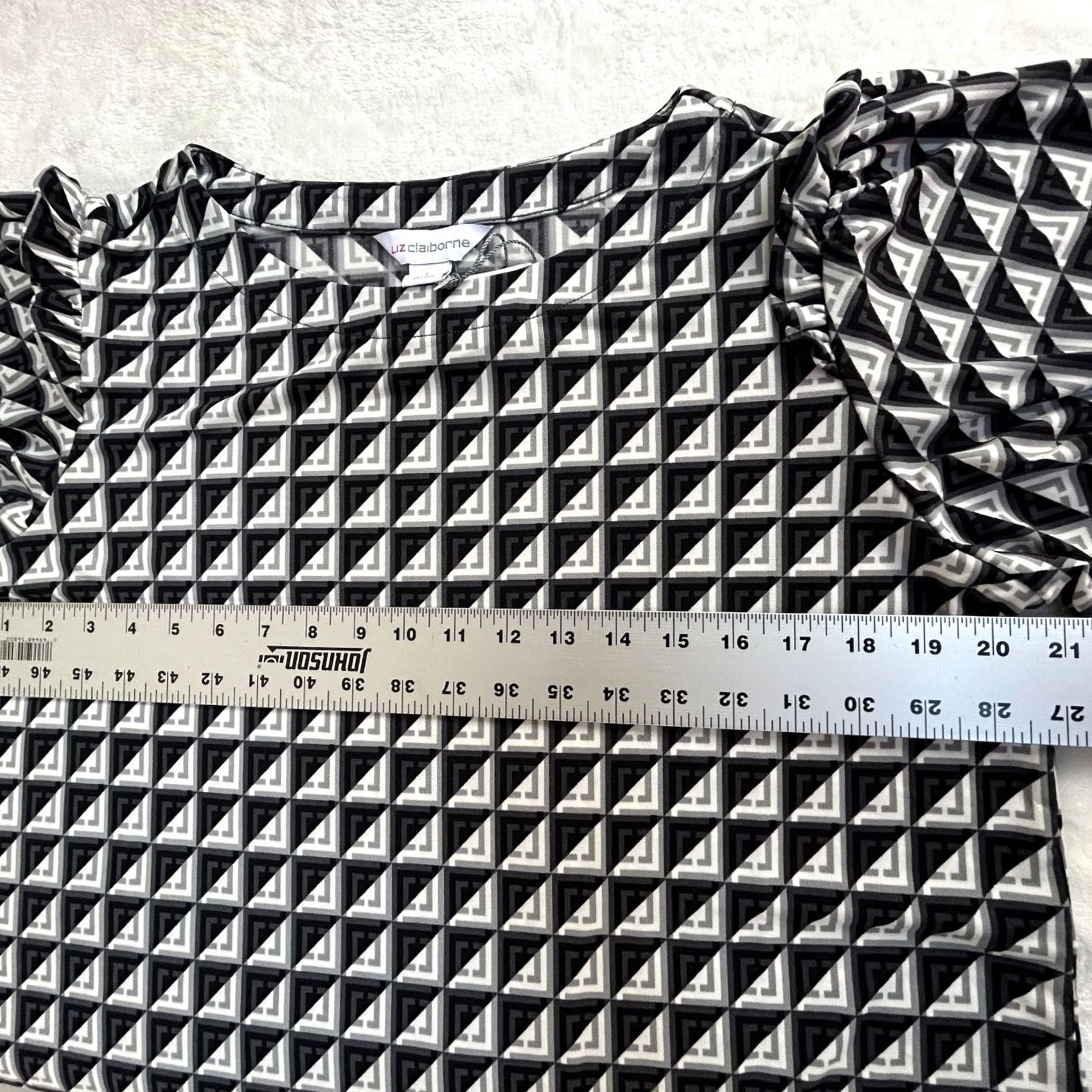Liz Claiborne Liz Claiborne Executive Black Geometric Short Sleeve Top Womens Large New Size L / US 10 / IT 46 - 6 Thumbnail