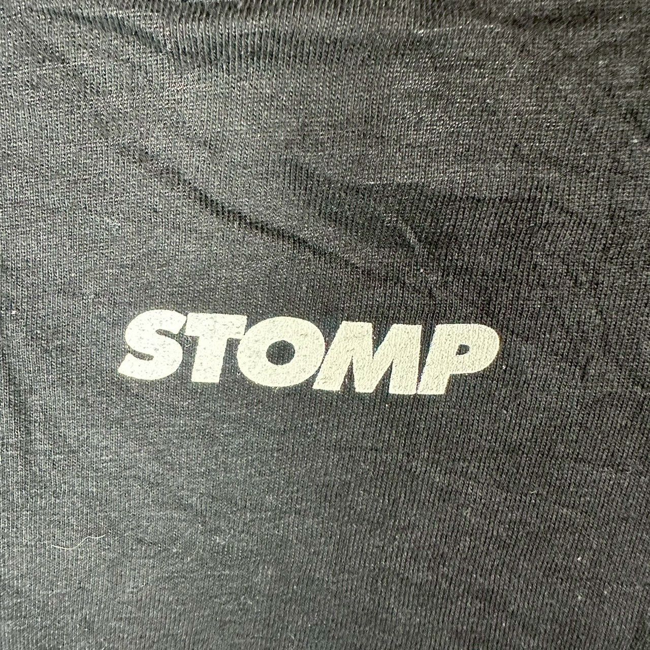 Vintage ​​​​​​​​Vtg 90s Stomp Theatre Musical Group Artwork T-shirt Size US XL / EU 56 / 4 - 4 Thumbnail