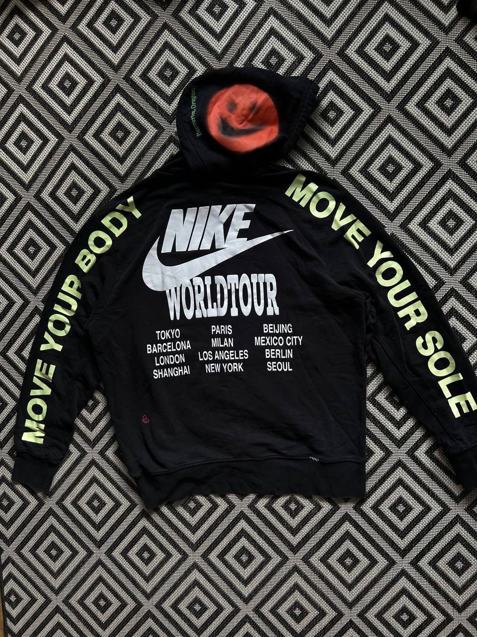 Nike World Tour | Grailed