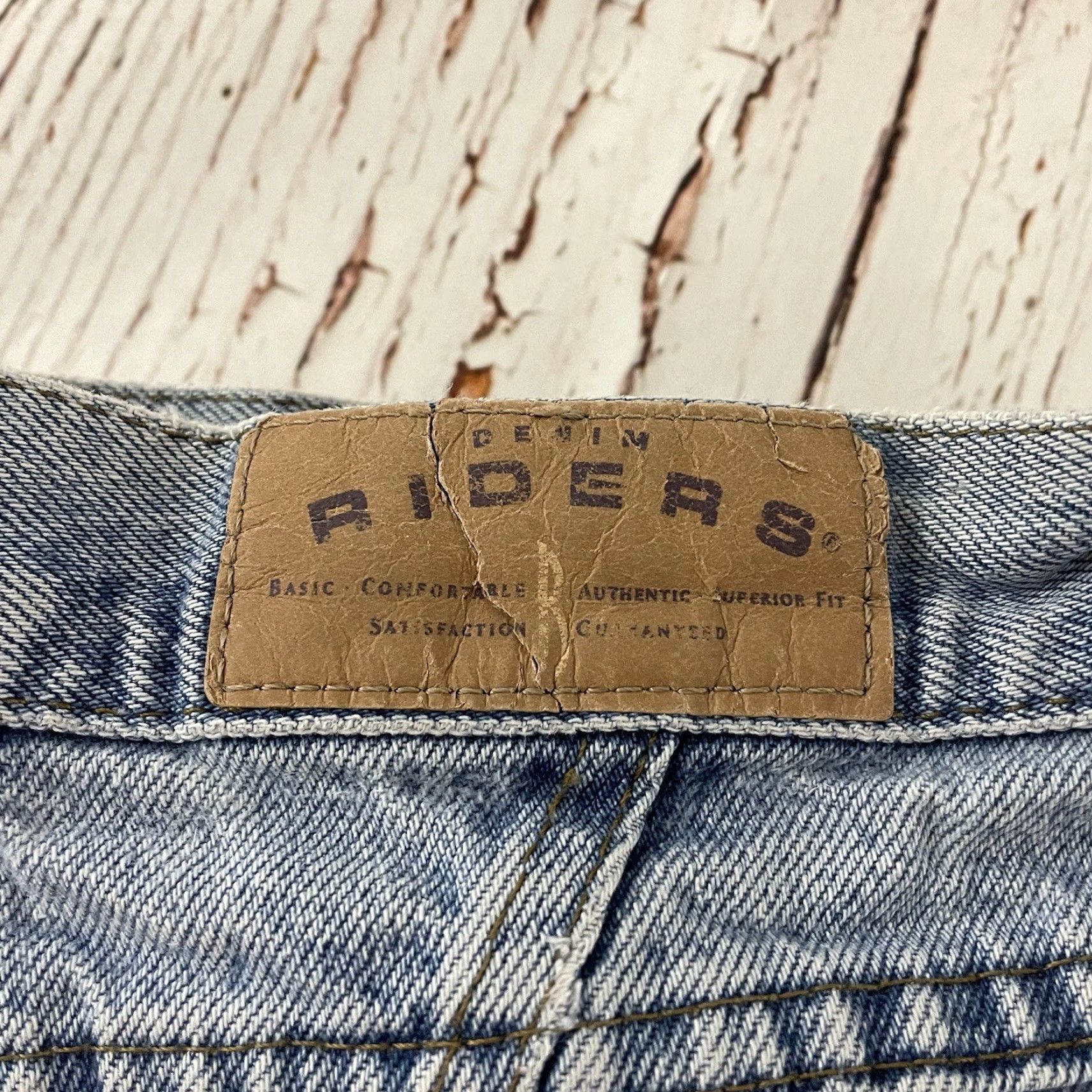 Lee VINTAGE Lee Riders Light Wash Blue Denim Mom Jeans Women's 18 Jeans Blue Lee 90s Womens Size 40" / US 18 - 2 Thumbnail